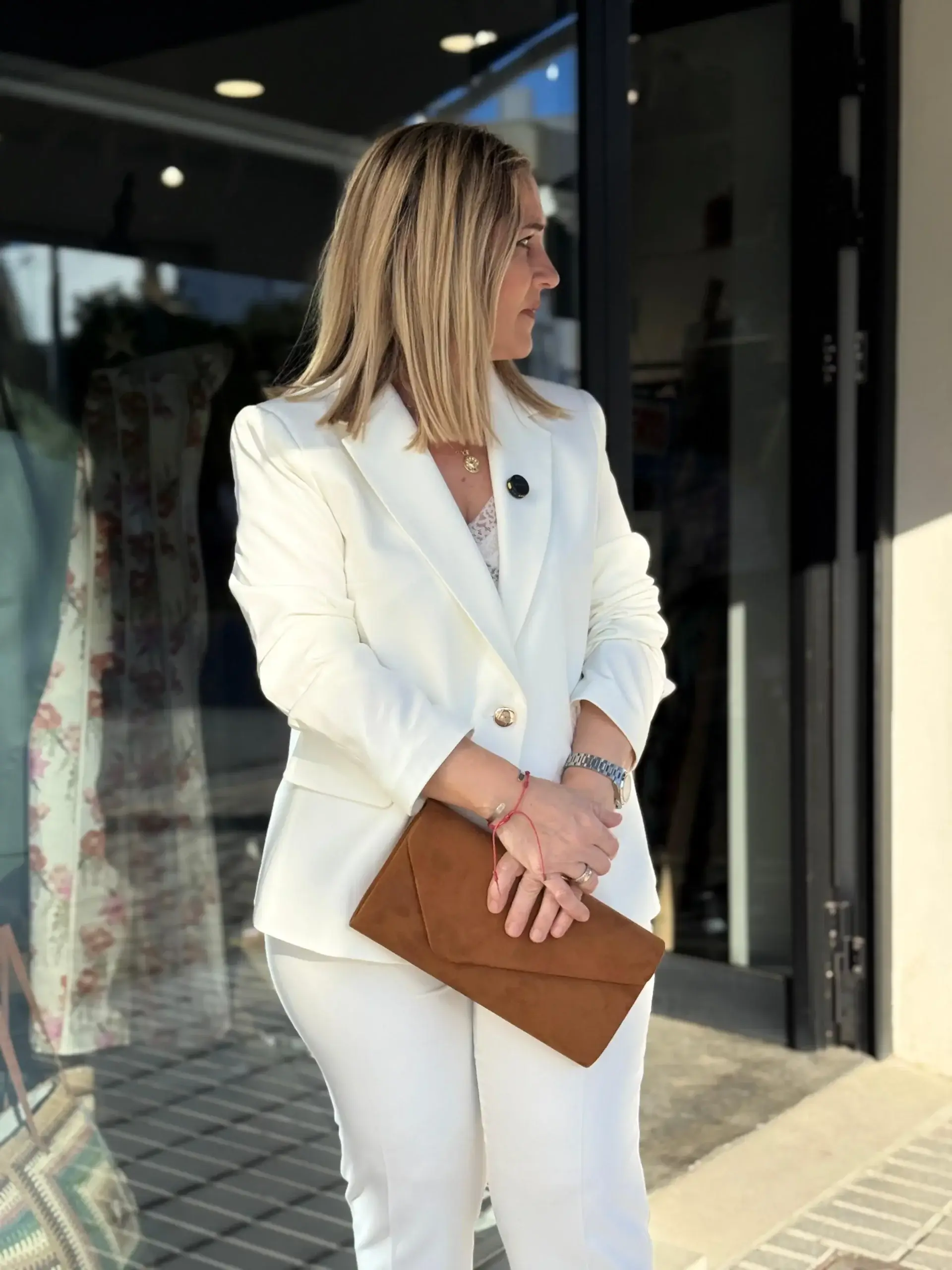 CONJUNTO LUZ DE ABRIL