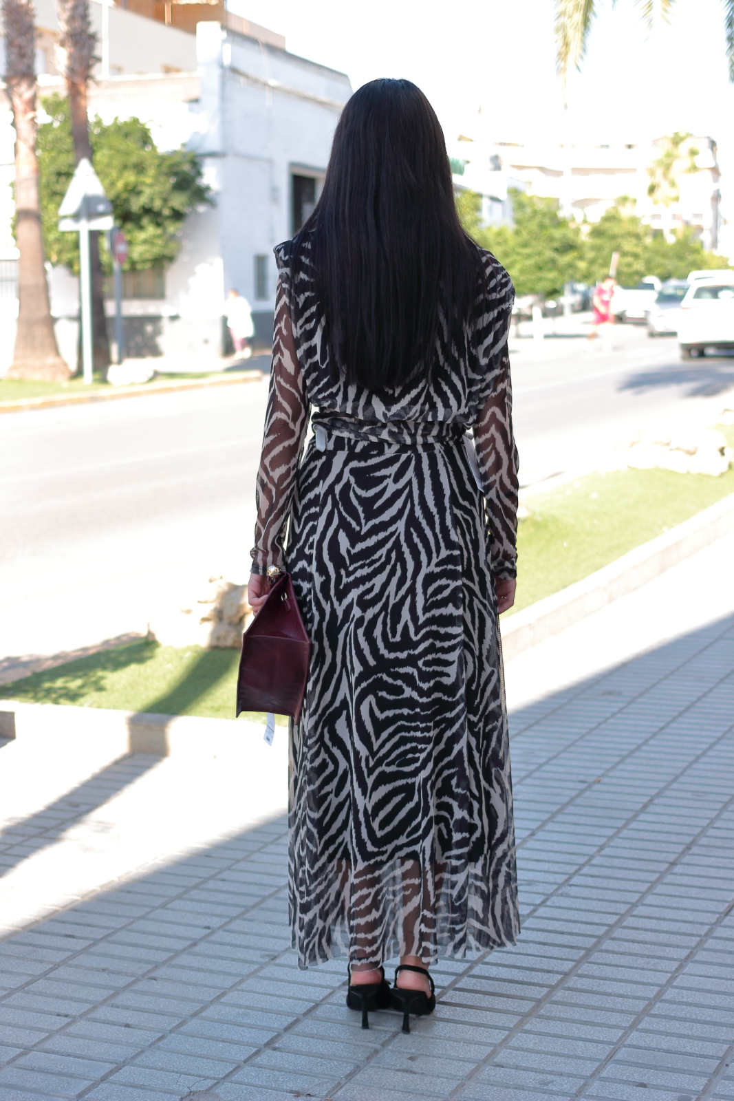 Conjunto Valentina negro – vista trasera Conjunto animal print Valentina negro y gris visto por detrás